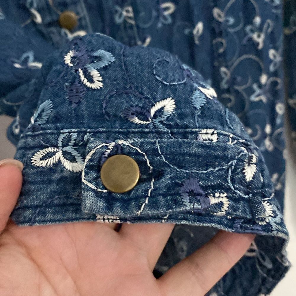Analogy-Jean jacket with floral embroidery- 100% cotton- Size large - Picture 5 of 7